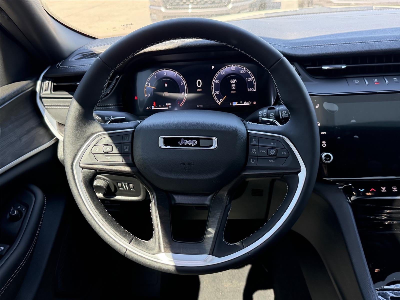 2026 Jeep Grand Cherokee GRAND CHEROKEE LAREDO ALTITUDE 4X2