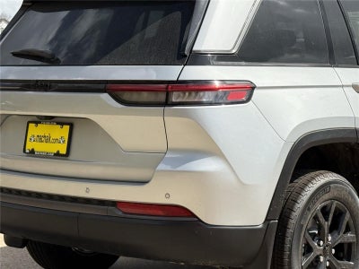 2026 Jeep Grand Cherokee Laredo Altitude