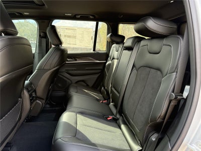 2026 Jeep Grand Cherokee Laredo Altitude