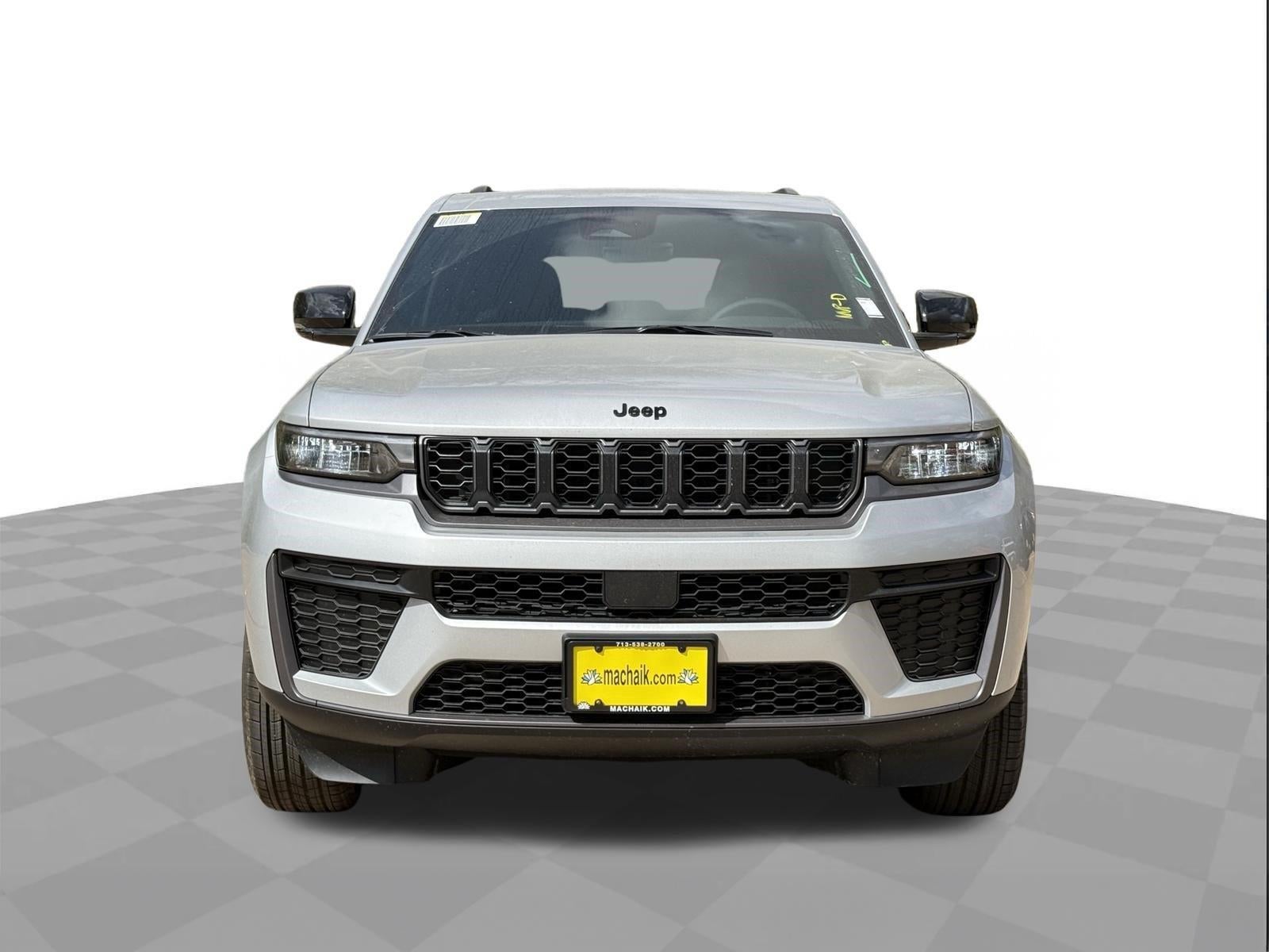 2026 Jeep Grand Cherokee Laredo Altitude