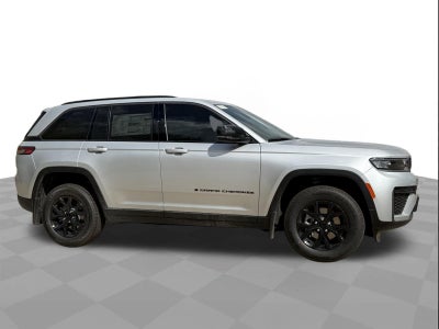 2026 Jeep Grand Cherokee Laredo Altitude
