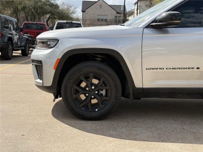 2026 Jeep Grand Cherokee Laredo Altitude