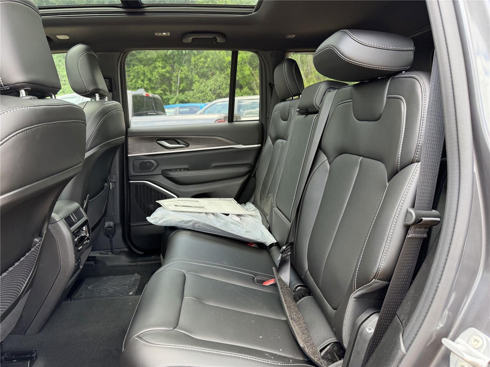 2026 Jeep Grand Cherokee GRAND CHEROKEE LIMITED 4X2