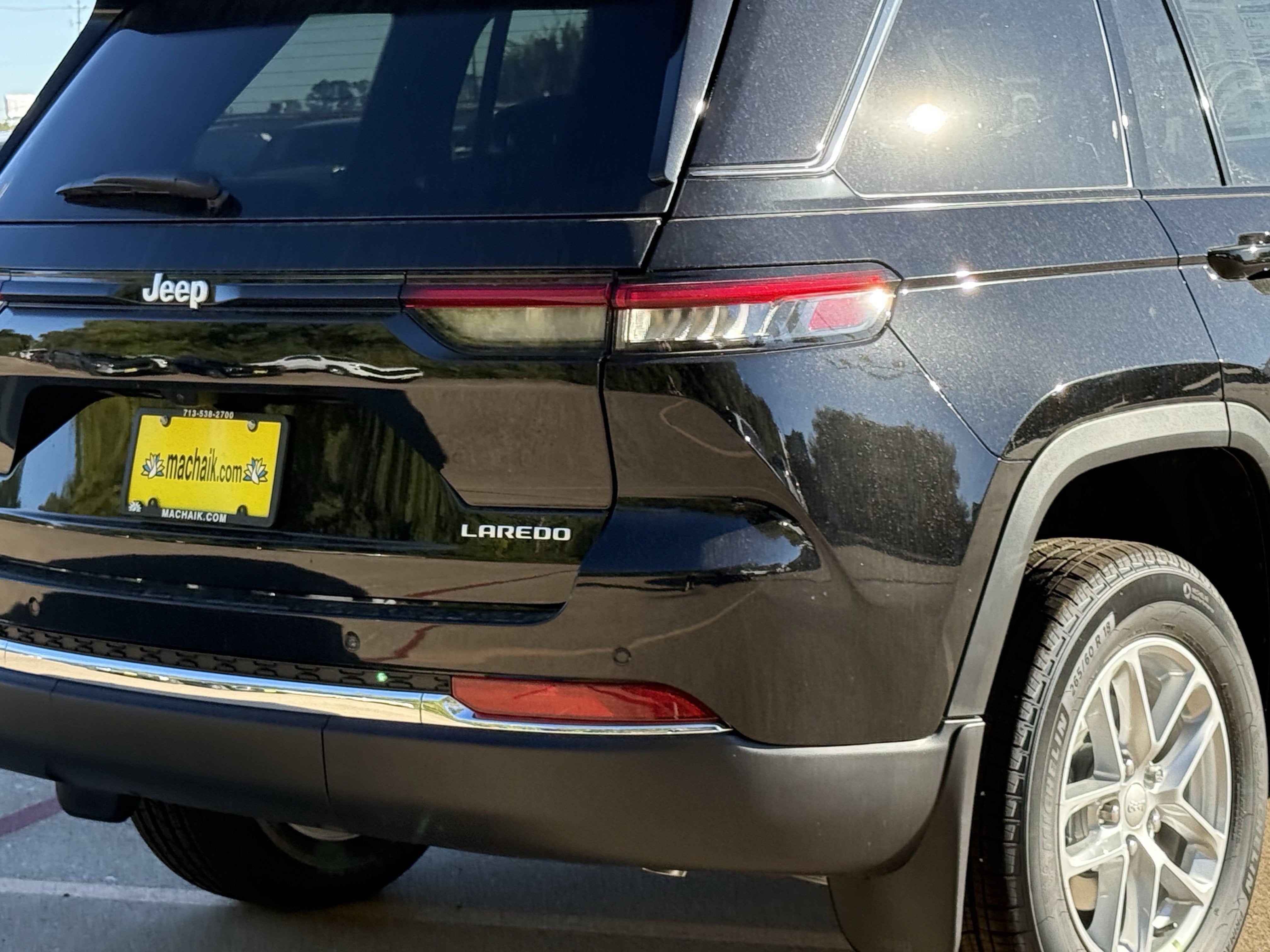 2025 Jeep Grand Cherokee GRAND CHEROKEE LAREDO X 4X4