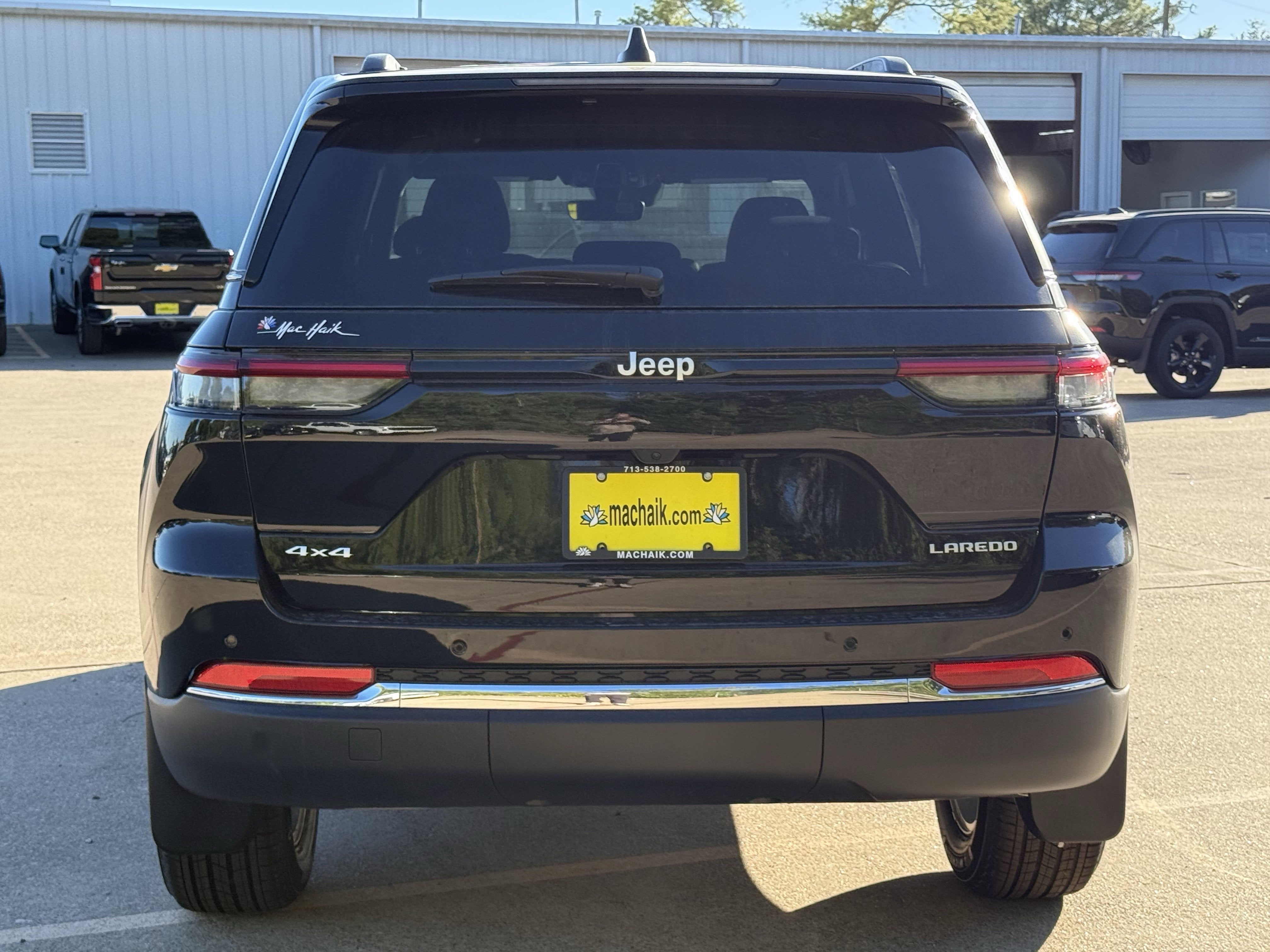 2025 Jeep Grand Cherokee GRAND CHEROKEE LAREDO X 4X4