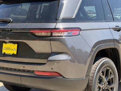 2026 Jeep Grand Cherokee Laredo Altitude