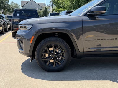 2026 Jeep Grand Cherokee Laredo Altitude