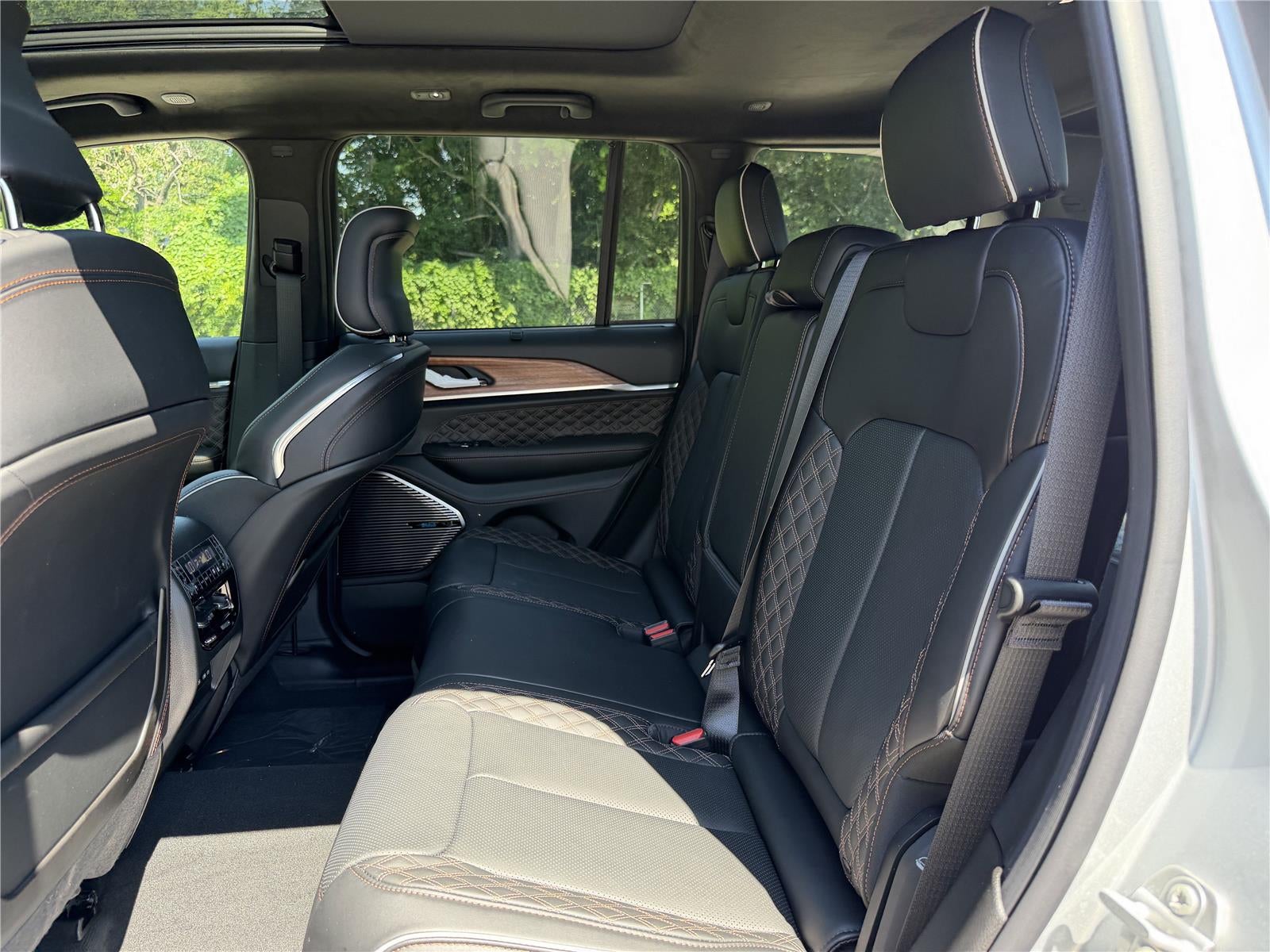 2026 Jeep Grand Cherokee GRAND CHEROKEE SUMMIT 4X4