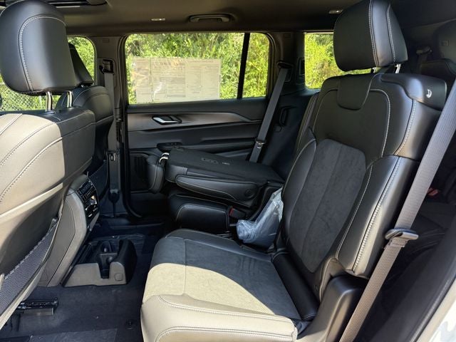 2025 Jeep Grand Cherokee L GRAND CHEROKEE L ALTITUDE X 4X2