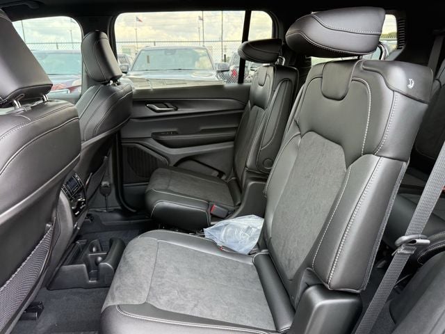 2025 Jeep Grand Cherokee L GRAND CHEROKEE L ALTITUDE X 4X2