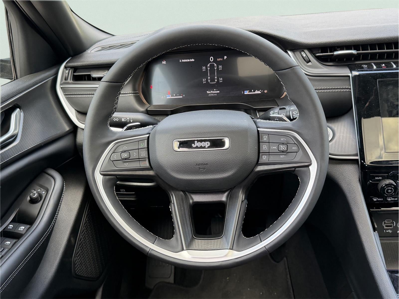 2025 Jeep Grand Cherokee L GRAND CHEROKEE L ALTITUDE X 4X2
