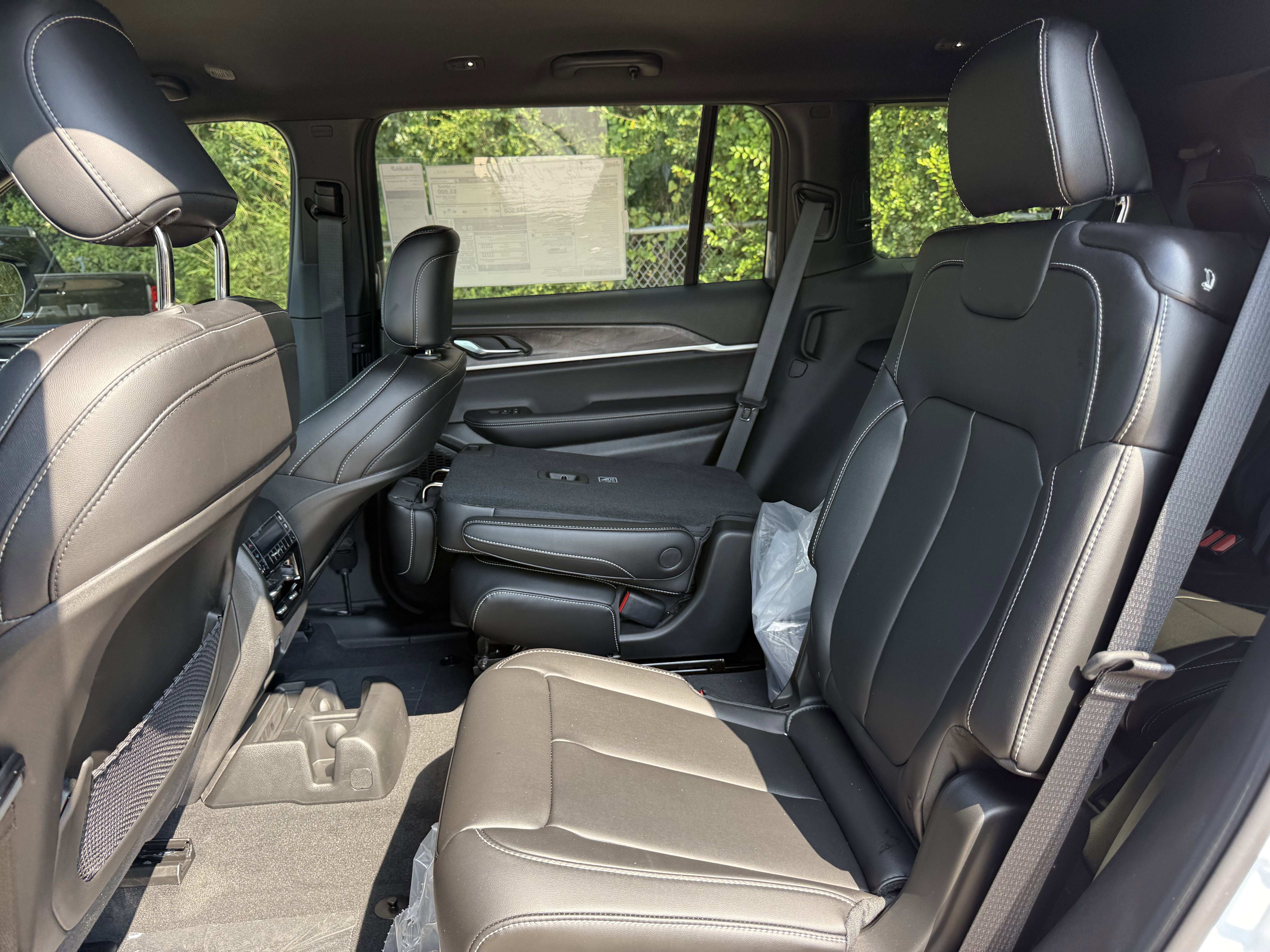 2025 Jeep Grand Cherokee L GRAND CHEROKEE L LIMITED 4X2