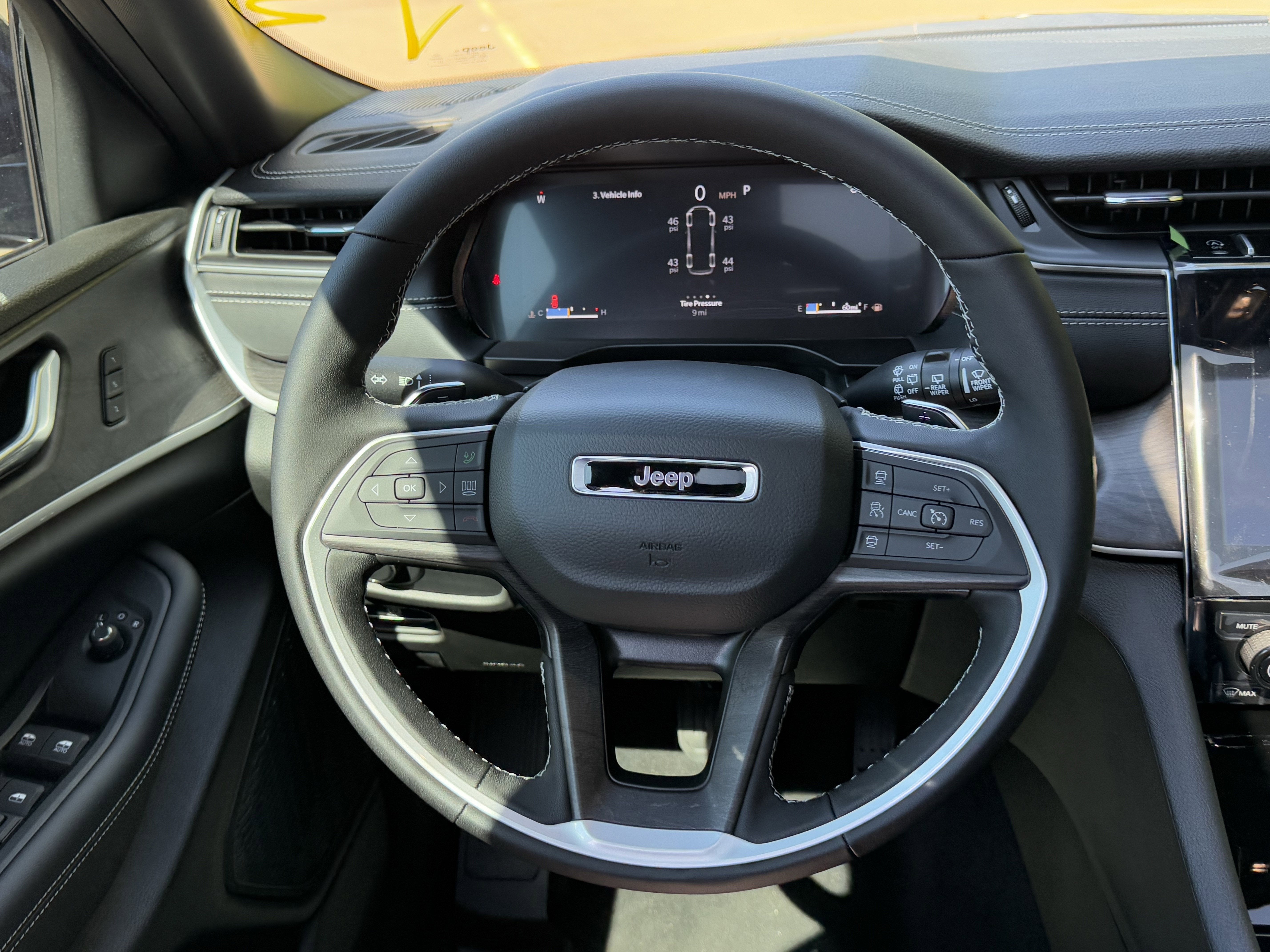 2025 Jeep Grand Cherokee L GRAND CHEROKEE L LIMITED 4X2