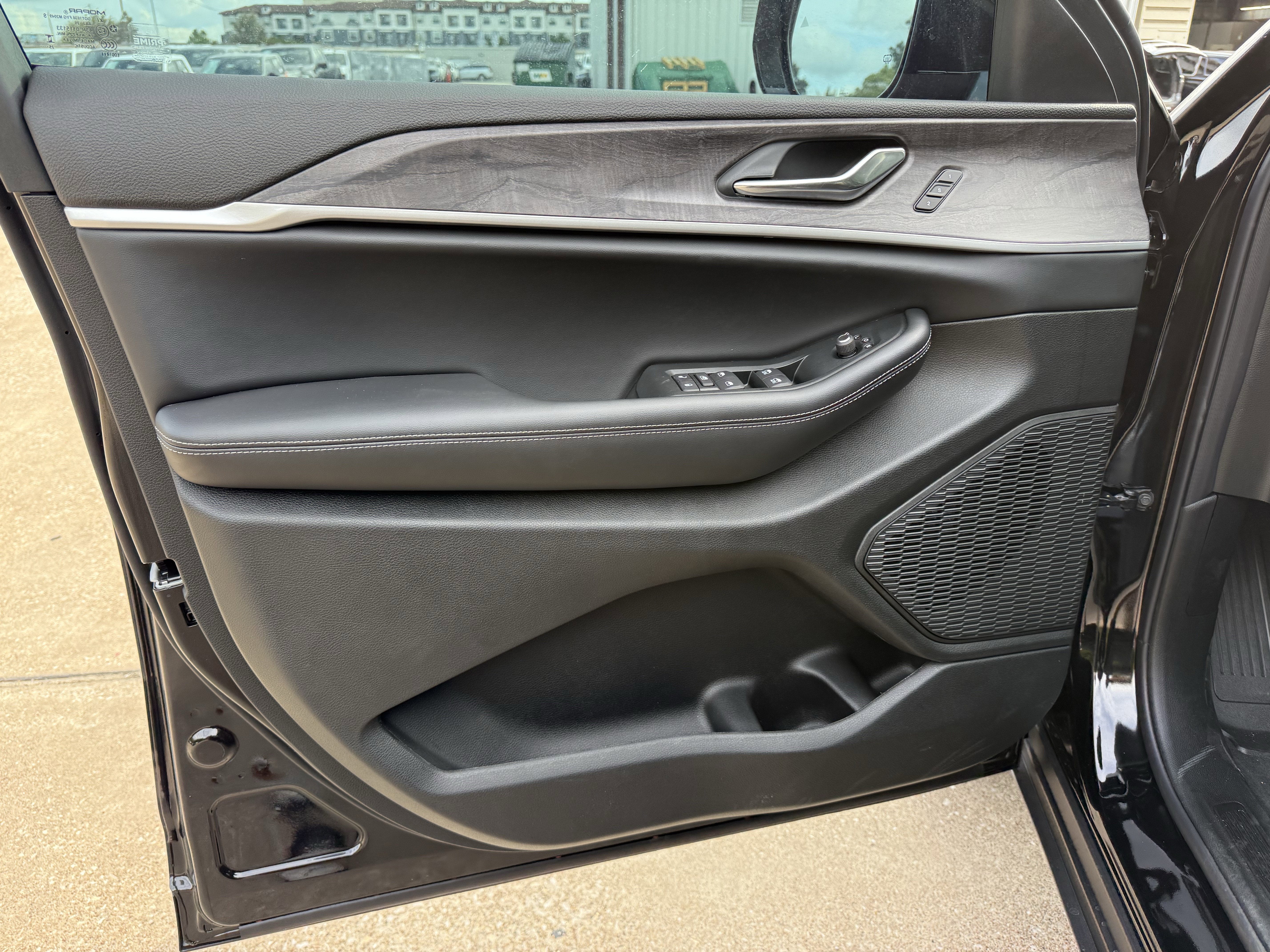 2025 Jeep Grand Cherokee L GRAND CHEROKEE L LIMITED 4X2