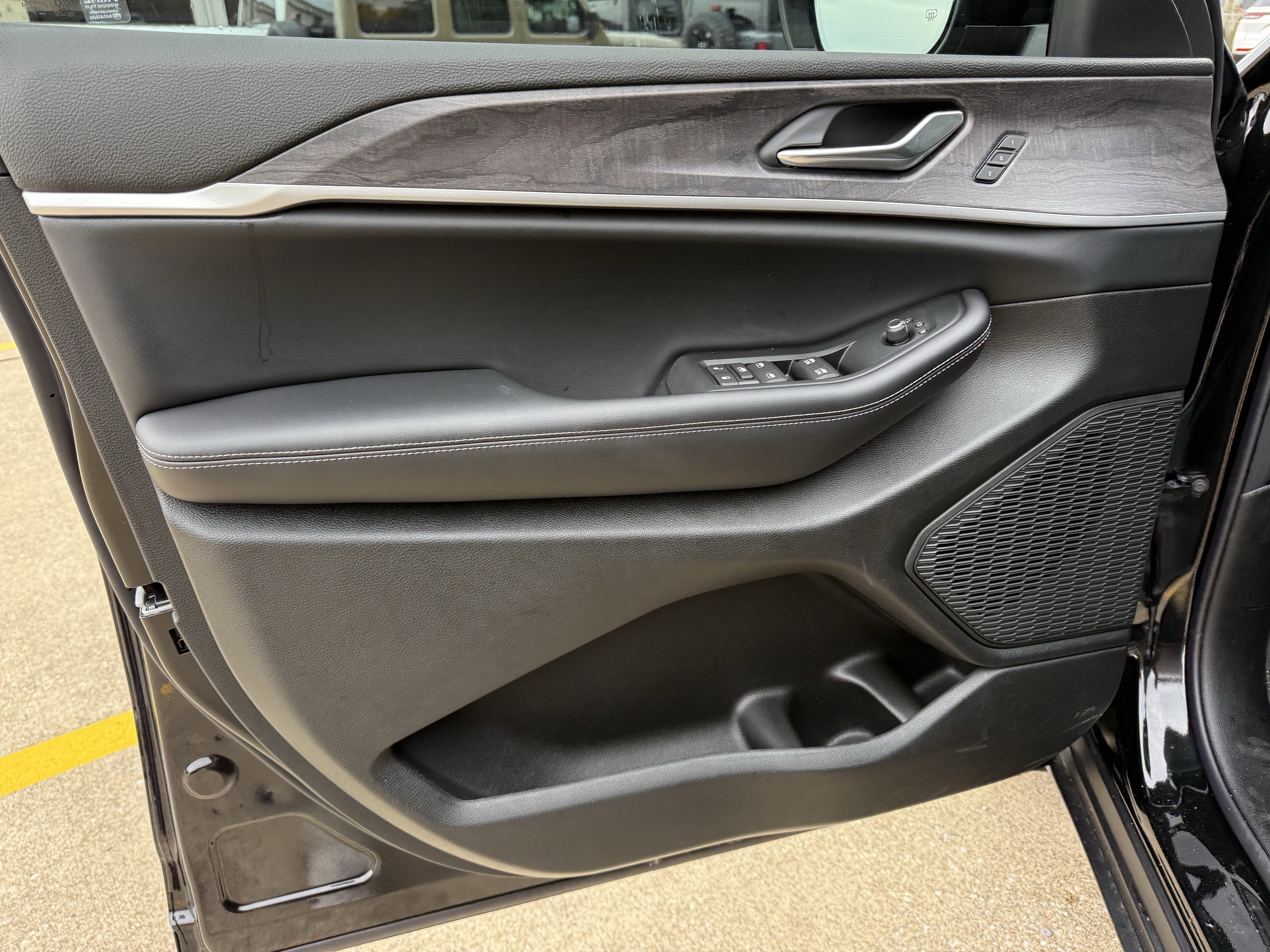 2025 Jeep Grand Cherokee L GRAND CHEROKEE L LIMITED 4X2