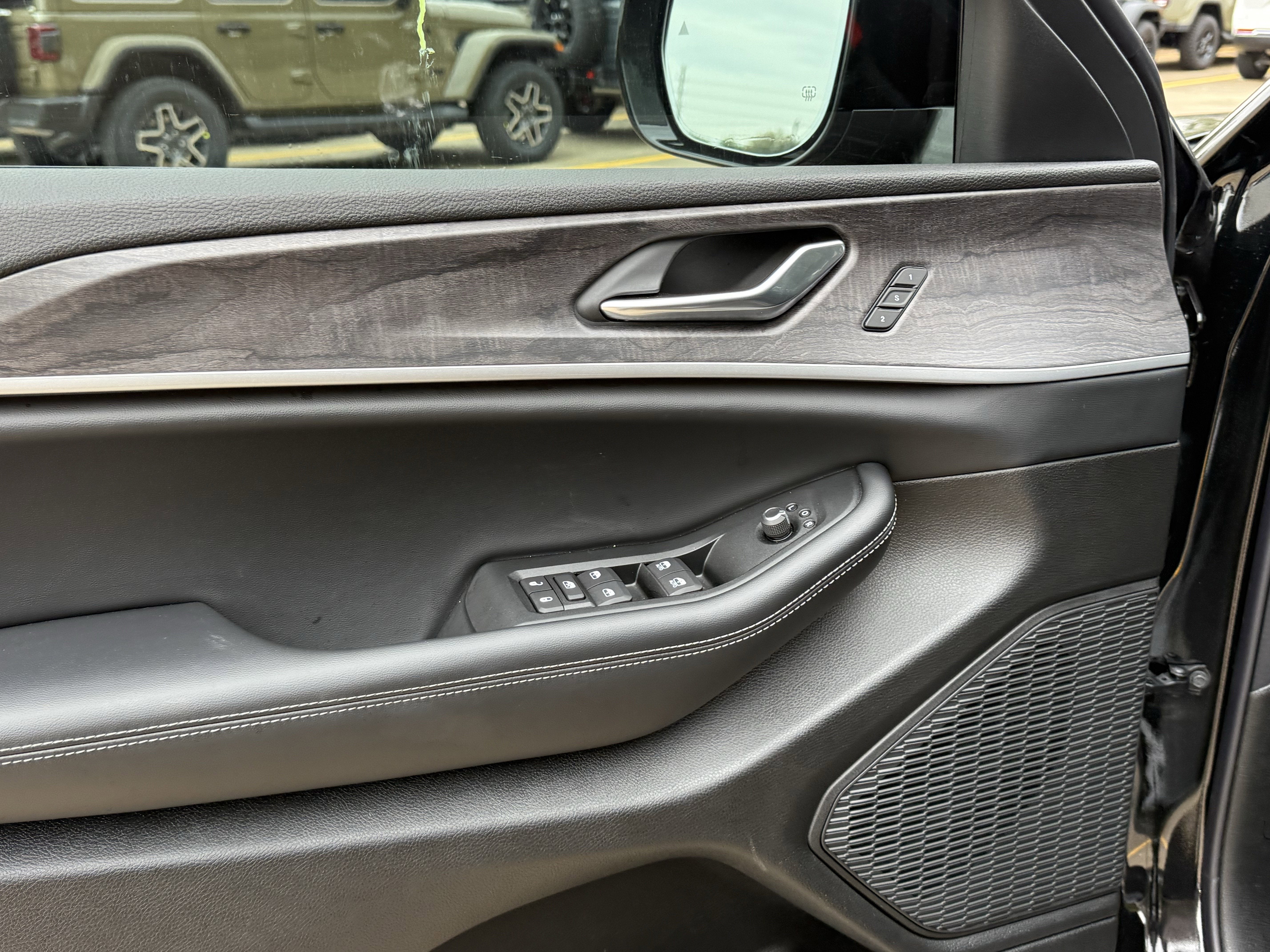 2025 Jeep Grand Cherokee L GRAND CHEROKEE L LIMITED 4X2