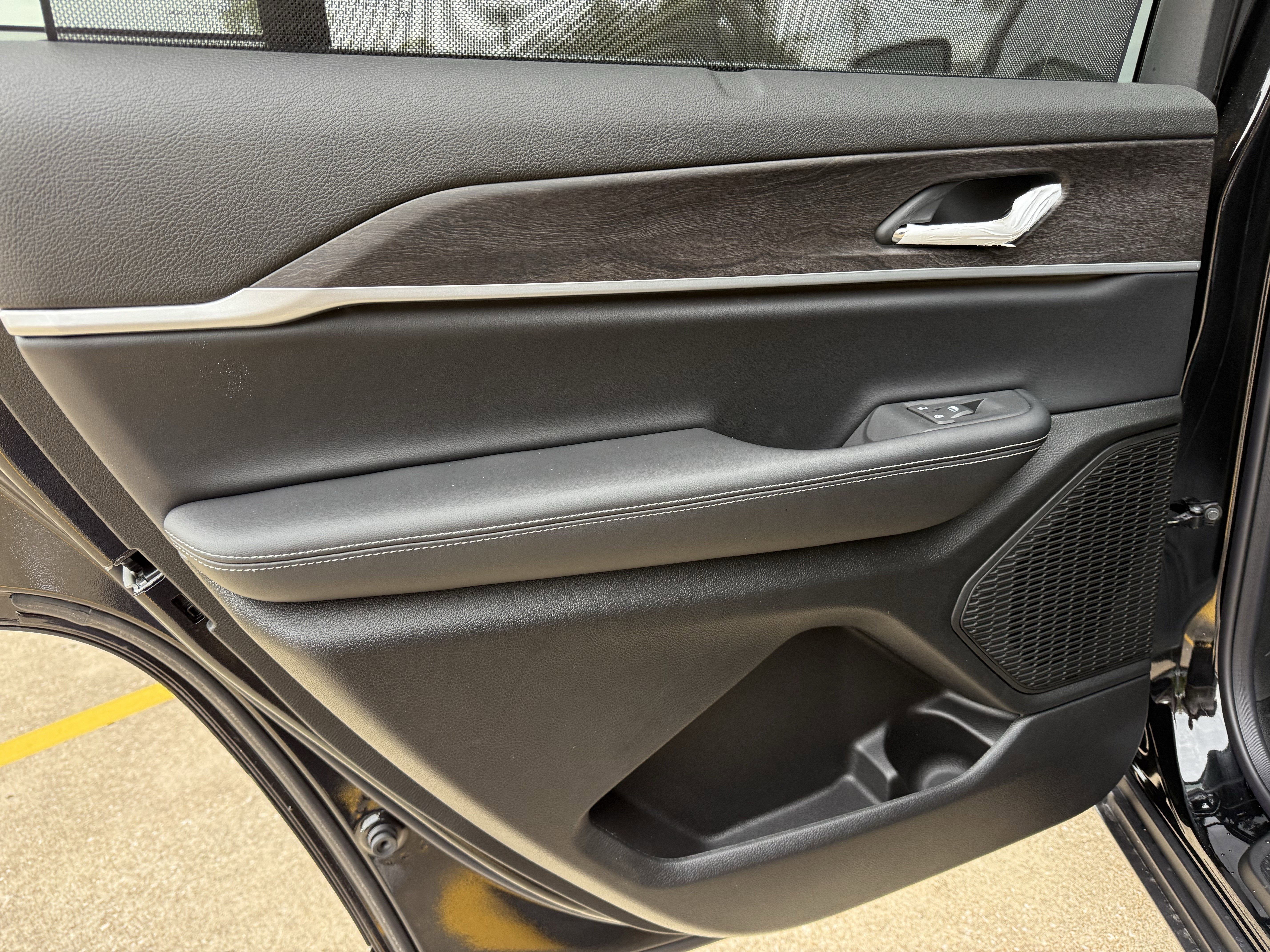 2025 Jeep Grand Cherokee L GRAND CHEROKEE L LIMITED 4X2