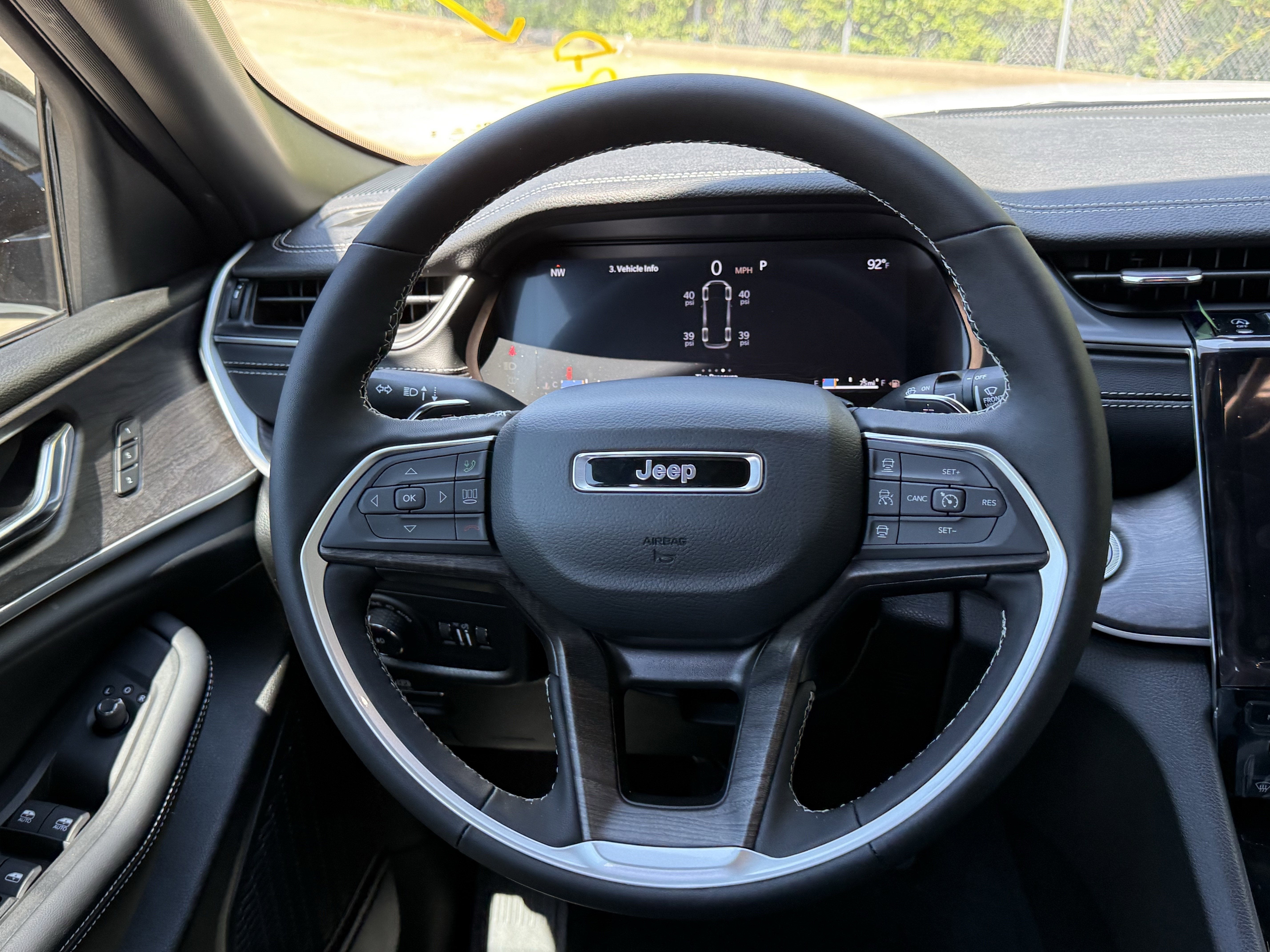 2025 Jeep Grand Cherokee L GRAND CHEROKEE L LIMITED 4X4
