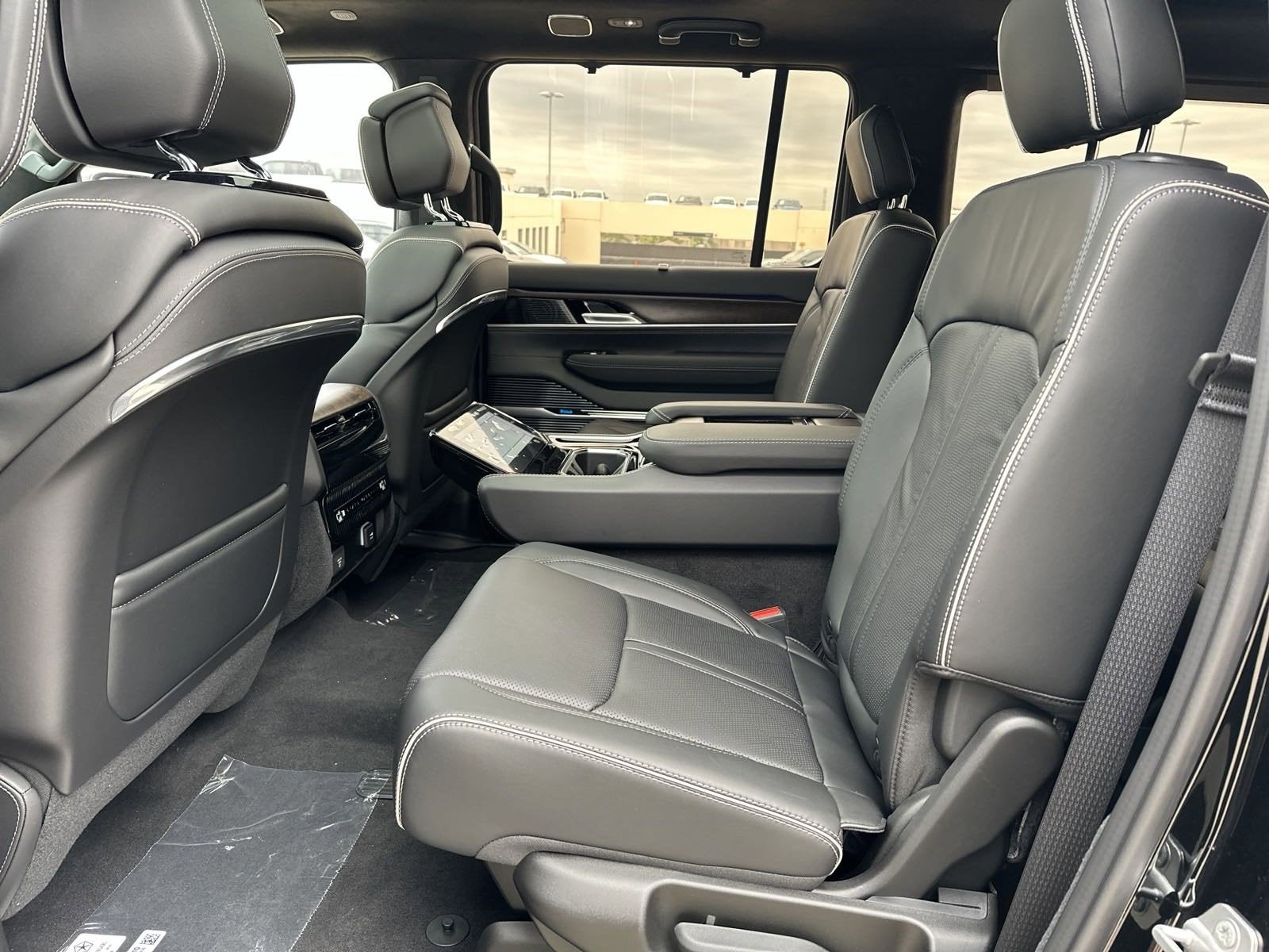 2023 Jeep Grand Wagoneer Series II