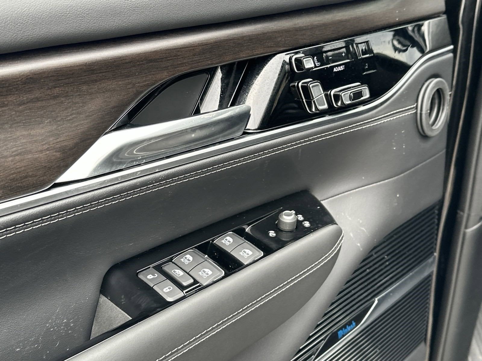 2023 Jeep Grand Wagoneer Series II