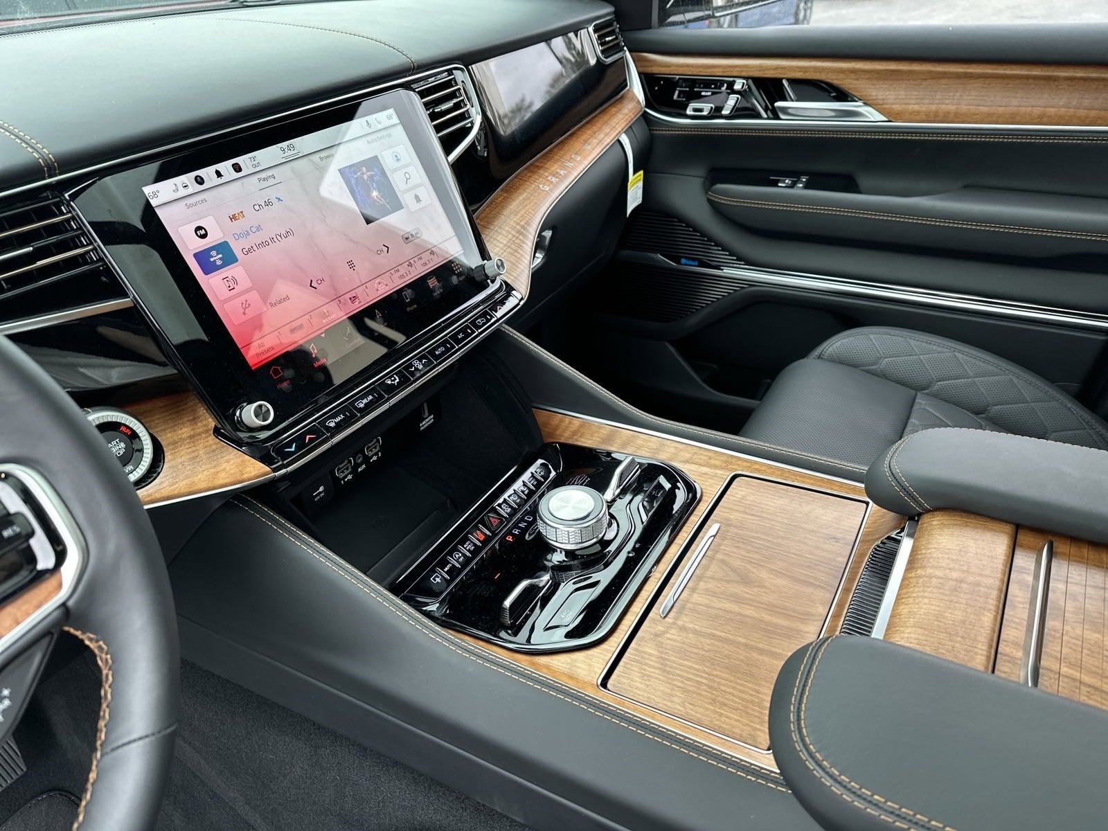 2023 Jeep Grand Wagoneer Series III Obsidian