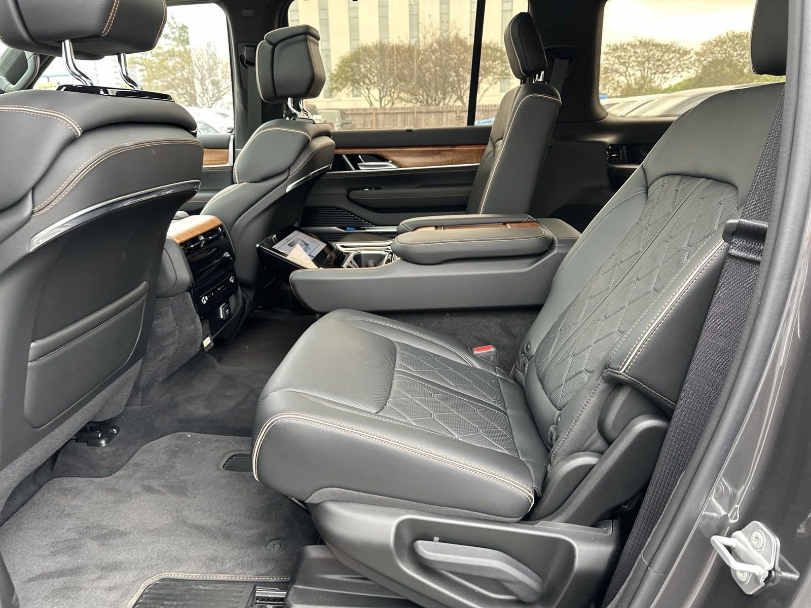 2023 Jeep Grand Wagoneer Series III Obsidian