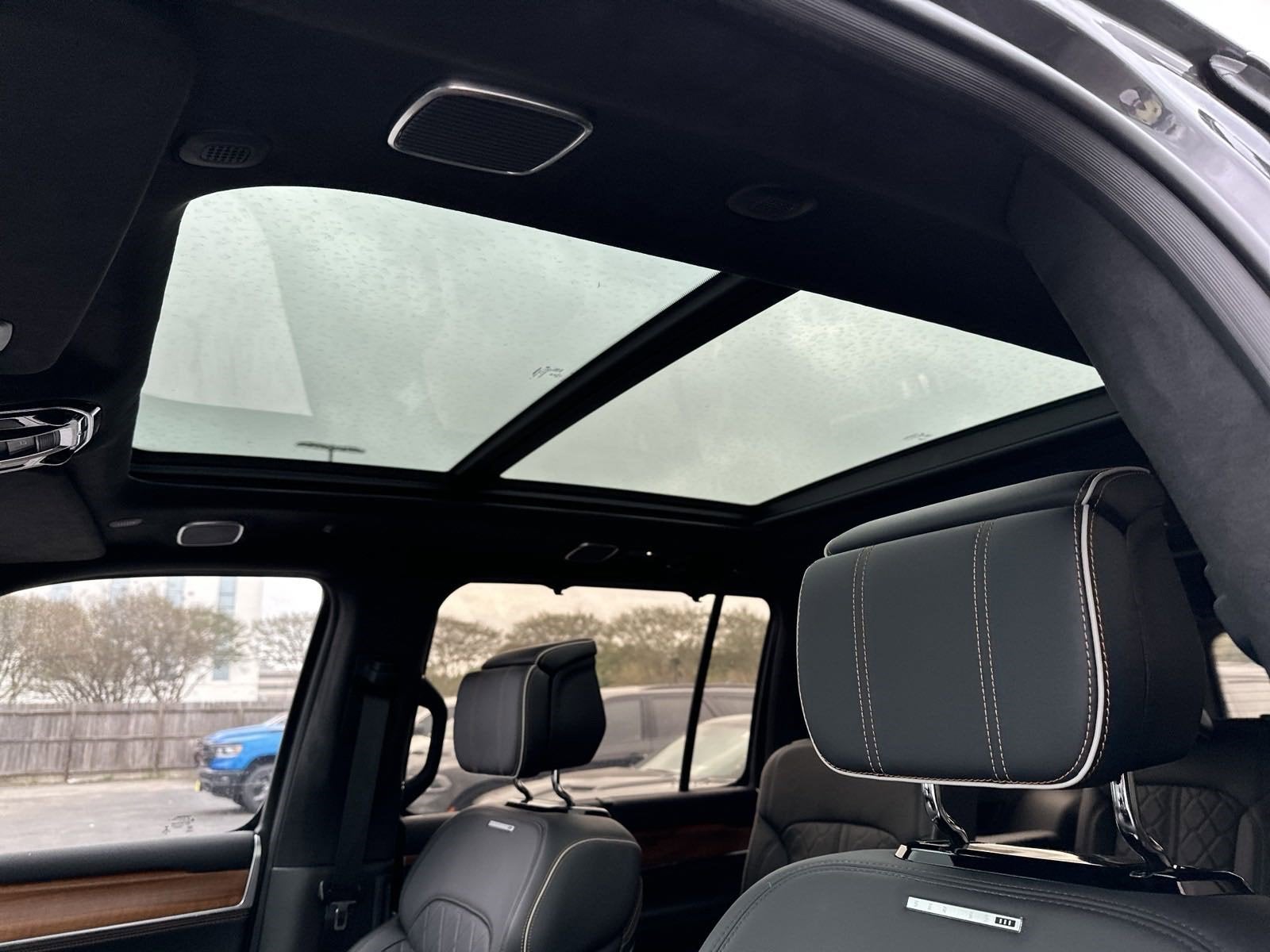 2023 Jeep Grand Wagoneer Series III Obsidian