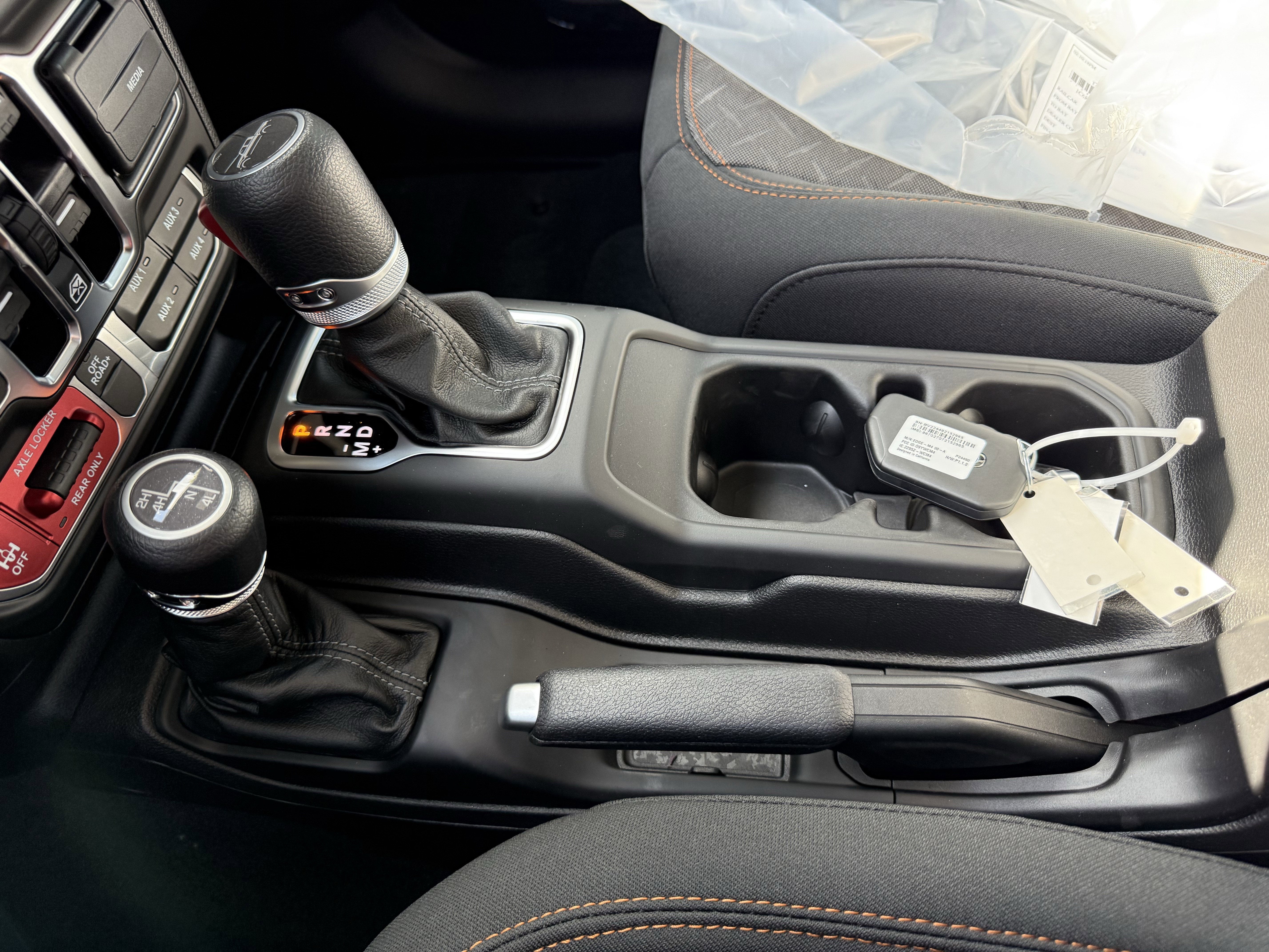 2025 Jeep Gladiator GLADIATOR MOJAVE 4X4