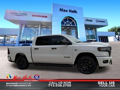 2026 RAM 1500 EXPRESS CREW CAB 4X4 5'7' BOX