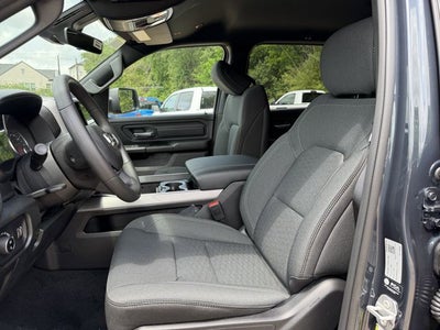 2026 RAM 1500 EXPRESS CREW CAB 4X4 5'7' BOX