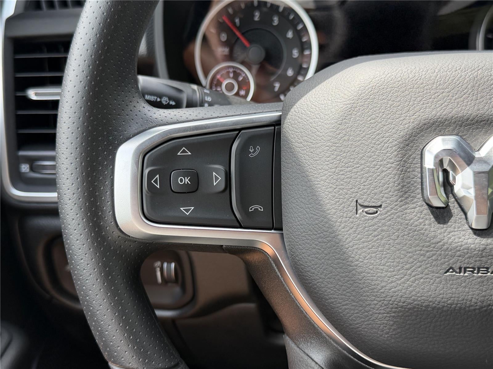 2026 RAM 1500 EXPRESS CREW CAB 4X4 5'7' BOX