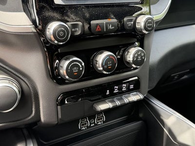 2026 RAM 1500 EXPRESS CREW CAB 4X4 5'7' BOX