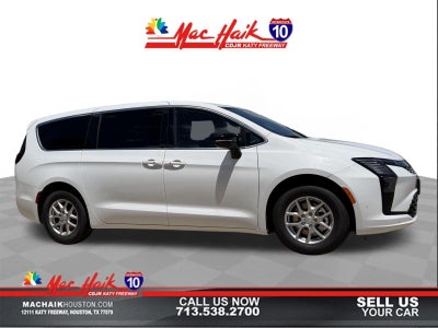 2027 Chrysler Pacifica Select
