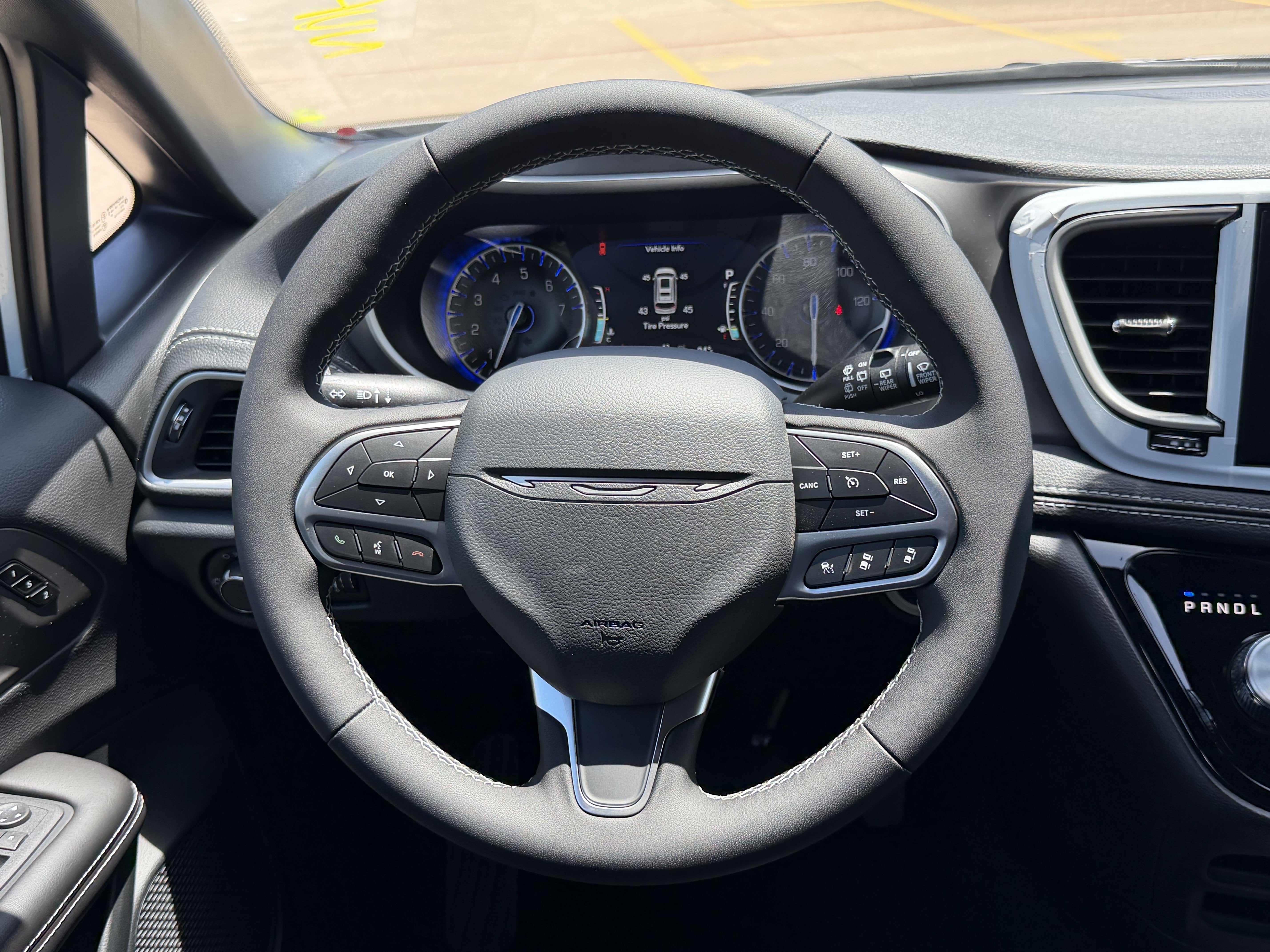 2027 Chrysler Pacifica Select