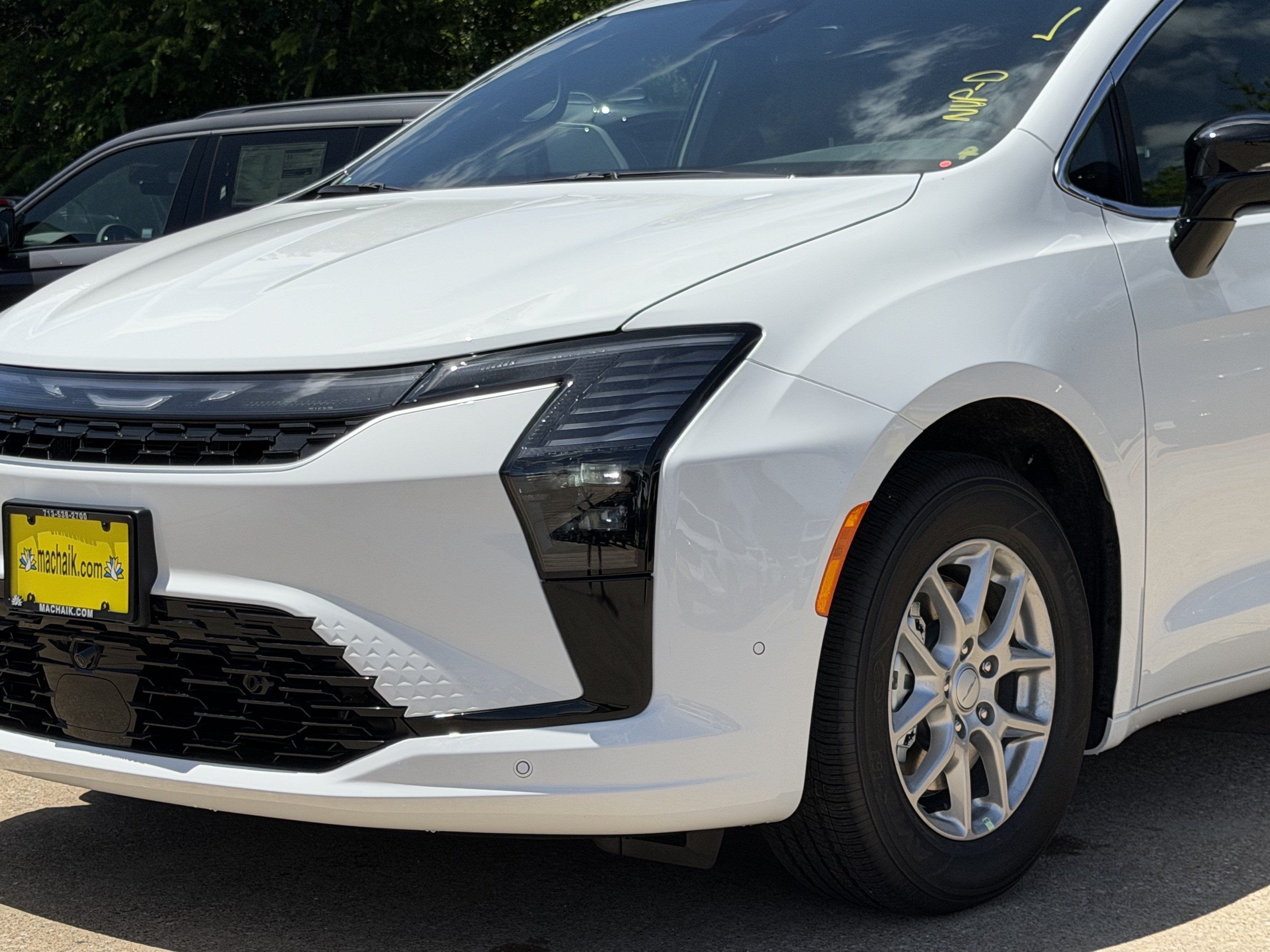 2027 Chrysler Pacifica Select