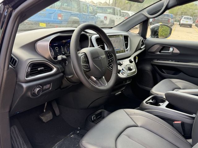 2026 Chrysler Voyager VOYAGER LX