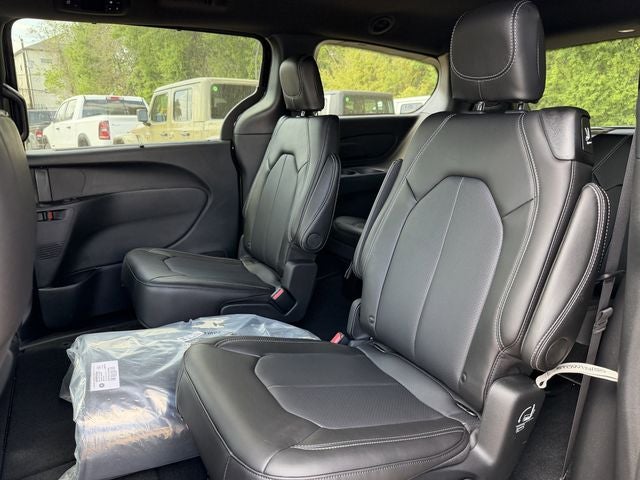 2026 Chrysler Voyager VOYAGER LX