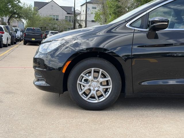 2026 Chrysler Voyager VOYAGER LX