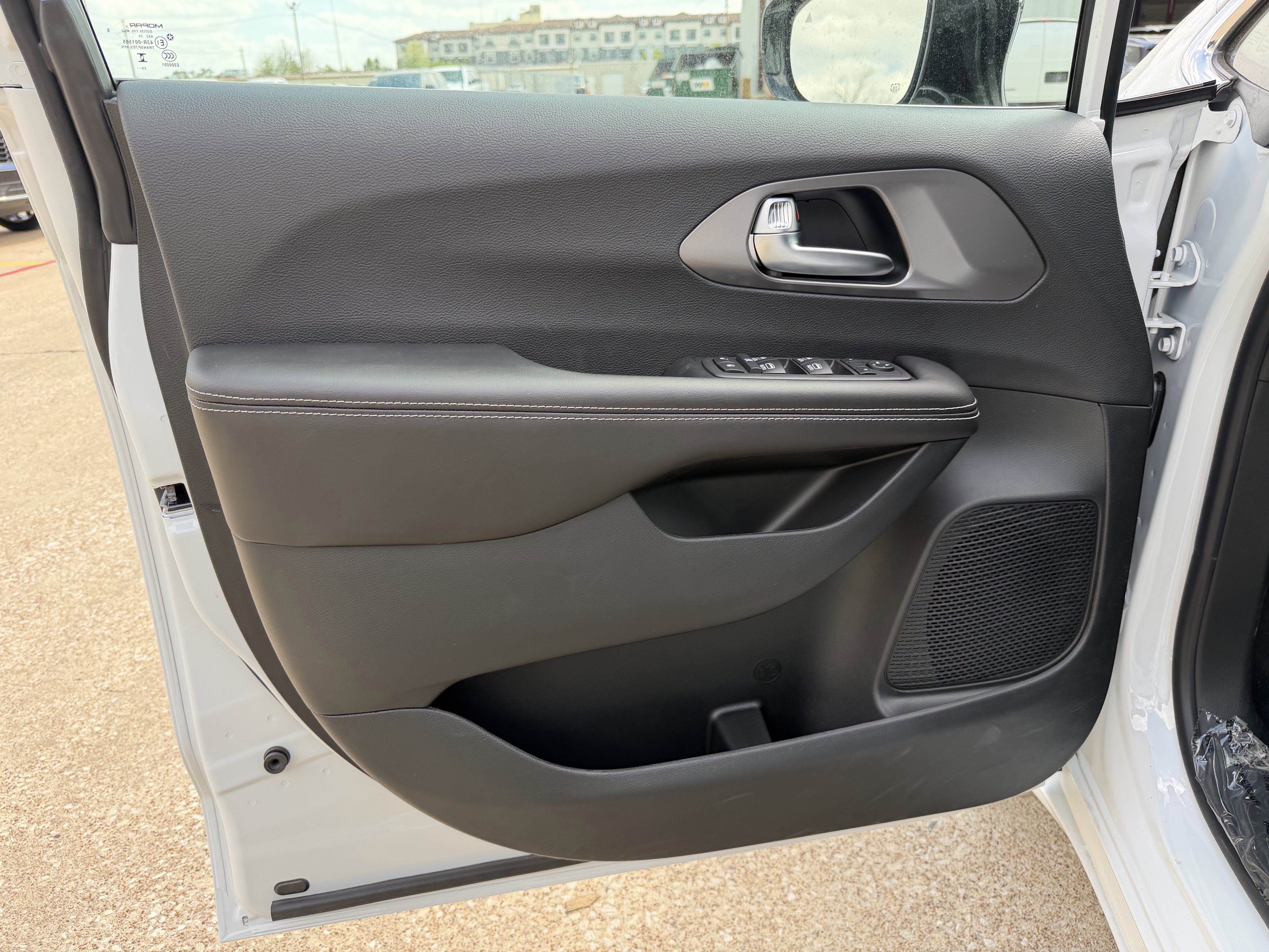 2026 Chrysler Voyager VOYAGER LX