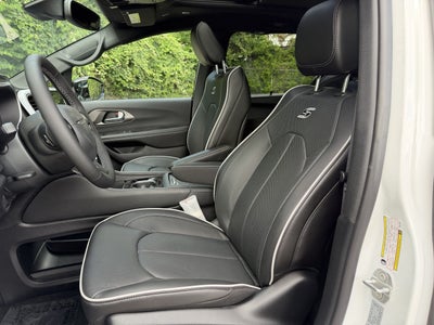 2027 Chrysler Pacifica Limited