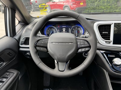 2027 Chrysler Pacifica Limited