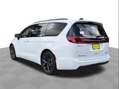 2027 Chrysler Pacifica Limited