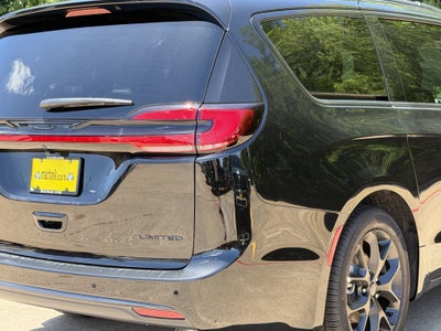 2027 Chrysler Pacifica Limited