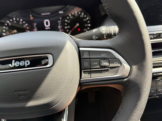 2025 Jeep Compass COMPASS LIMITED 4X4