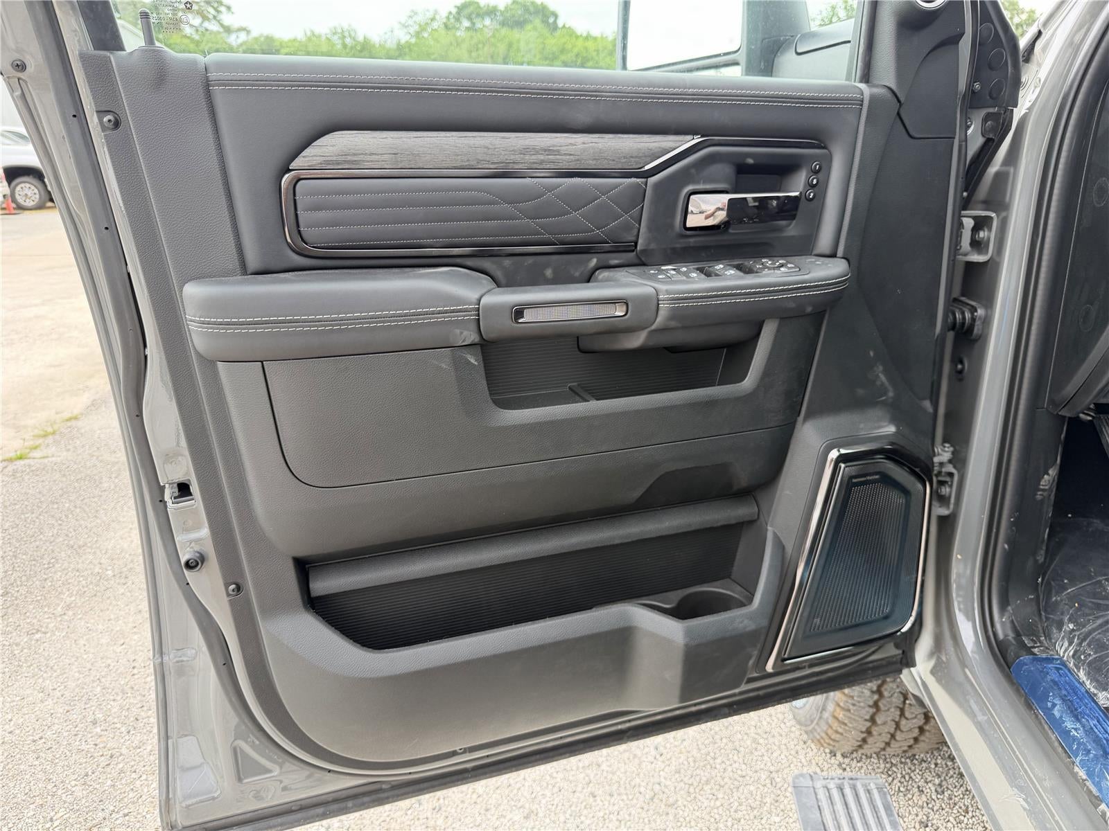 2026 RAM 2500 LIMITED CREW CAB 4X4 6'4' BOX