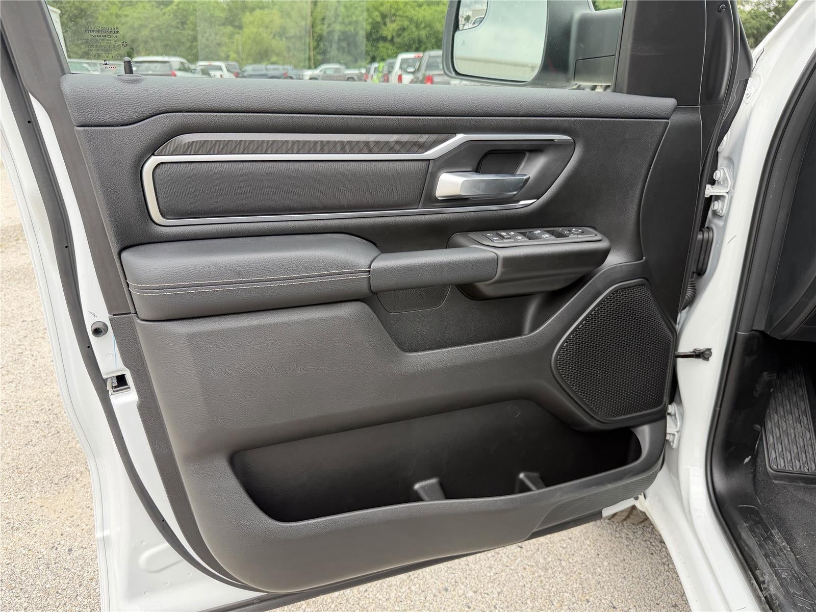 2026 RAM 1500 BIG HORN CREW CAB 4X2 5'7' BOX