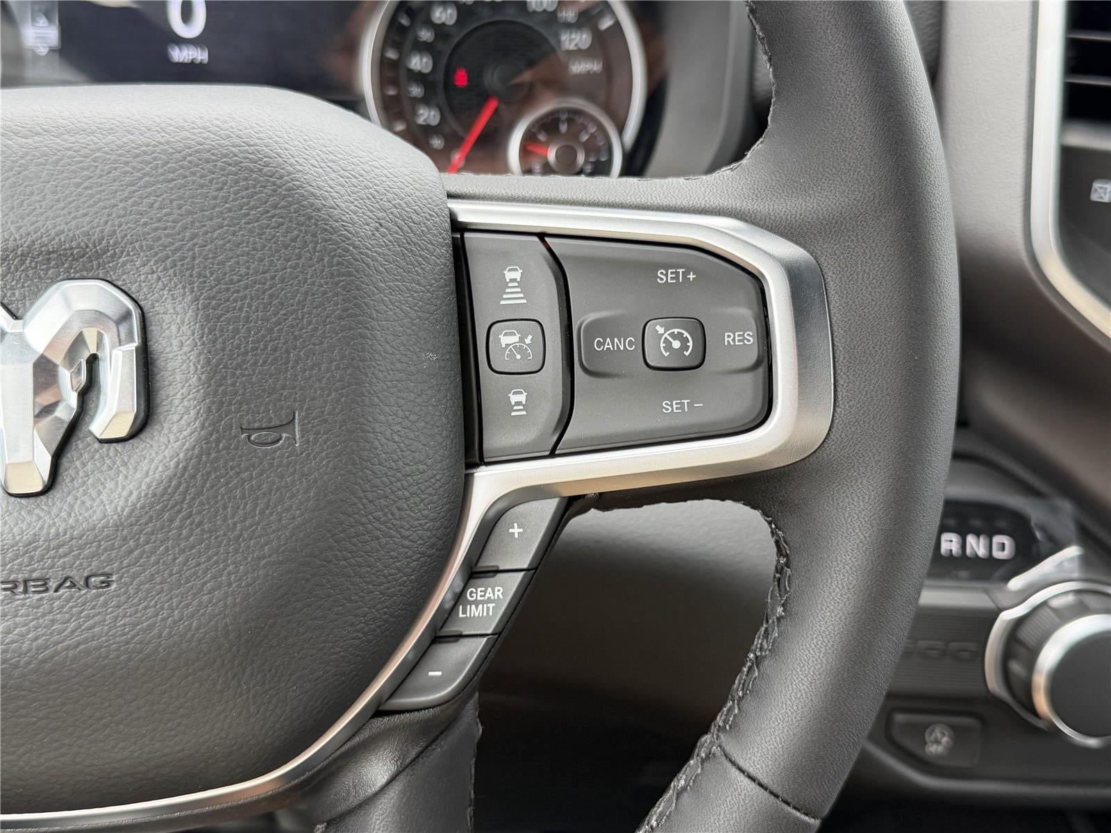 2026 RAM 1500 BIG HORN CREW CAB 4X2 5'7' BOX