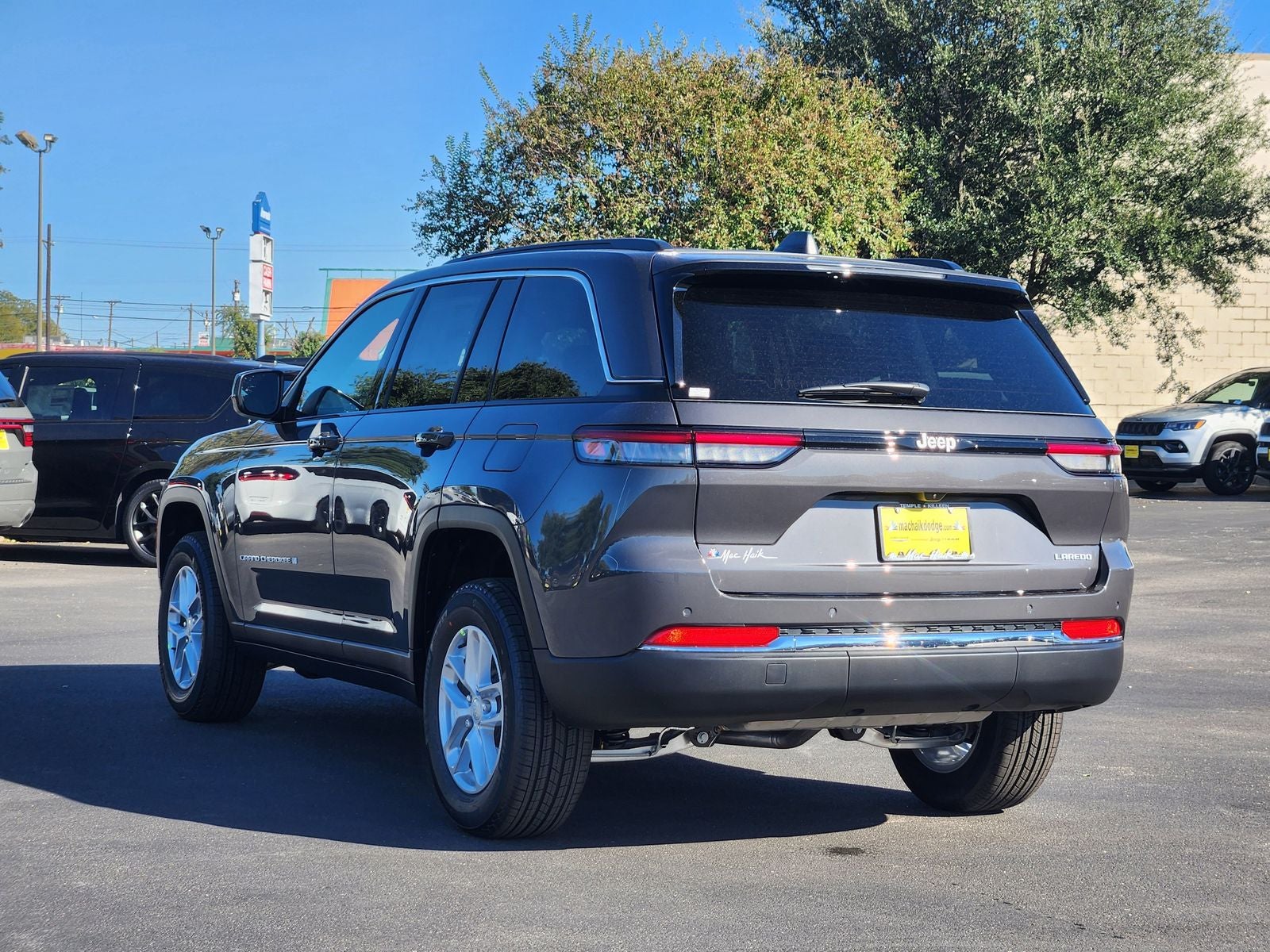 2025 Jeep Grand Cherokee GRAND CHEROKEE LAREDO X 4X2