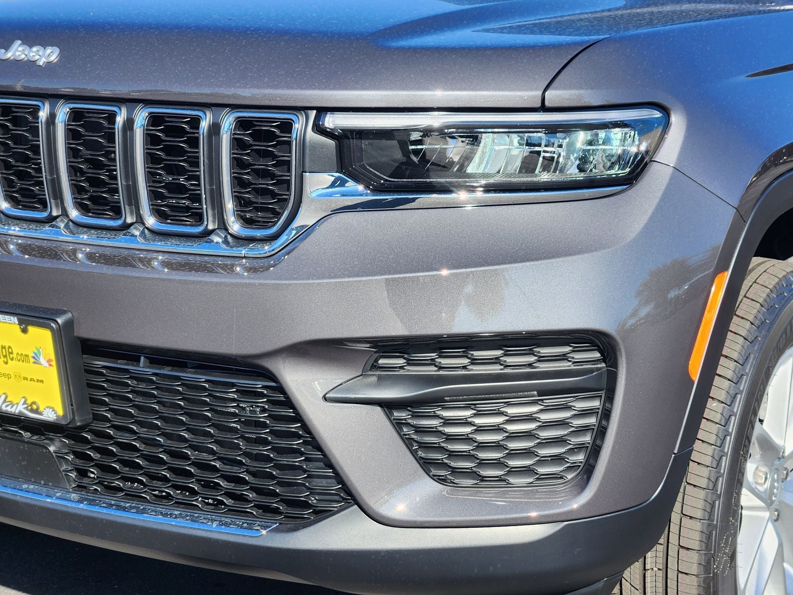 2025 Jeep Grand Cherokee GRAND CHEROKEE LAREDO X 4X2