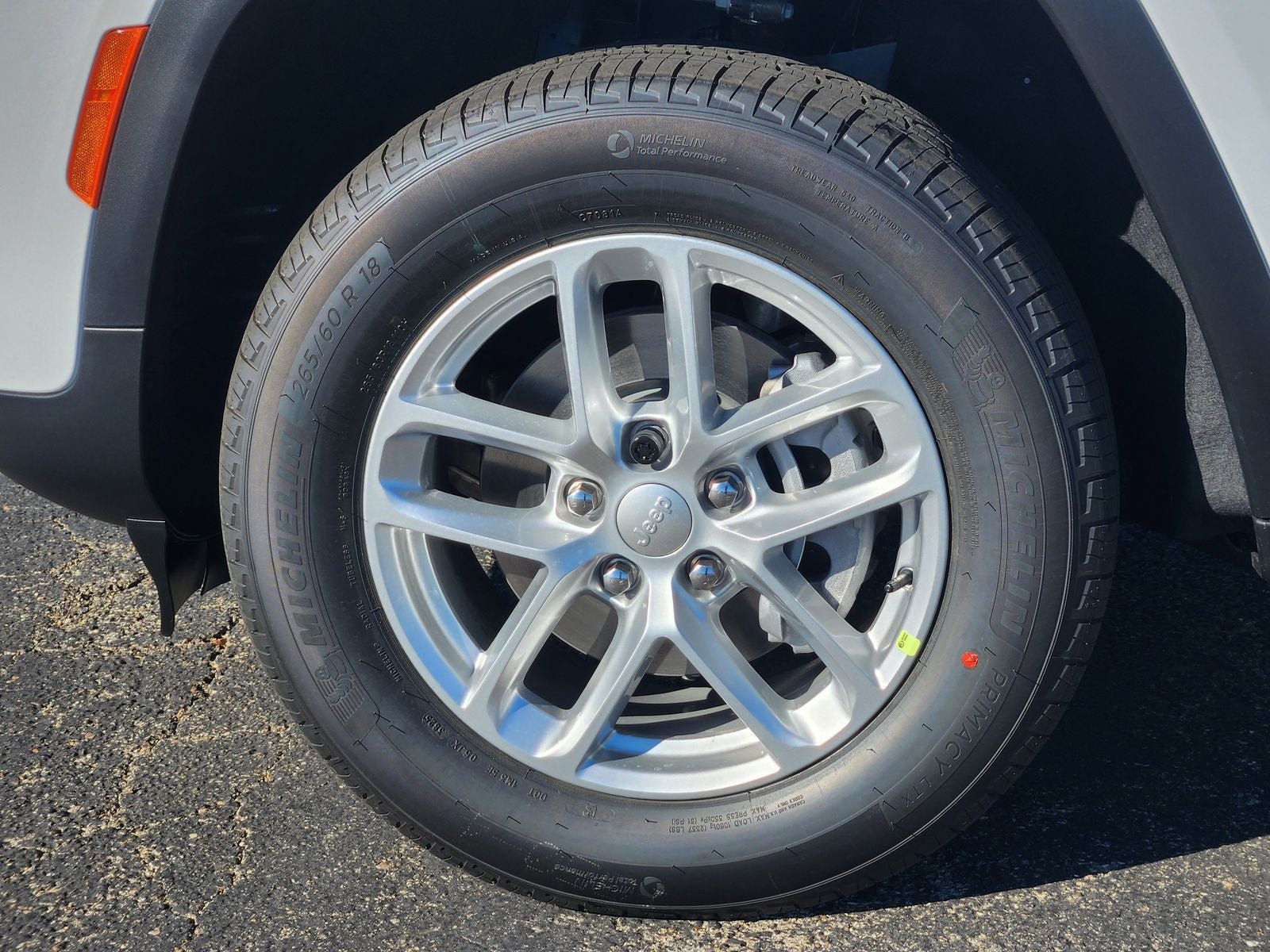 2025 Jeep Grand Cherokee GRAND CHEROKEE LAREDO X 4X2